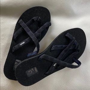 Teva Olowahu Sandals Sz 5 NWOT